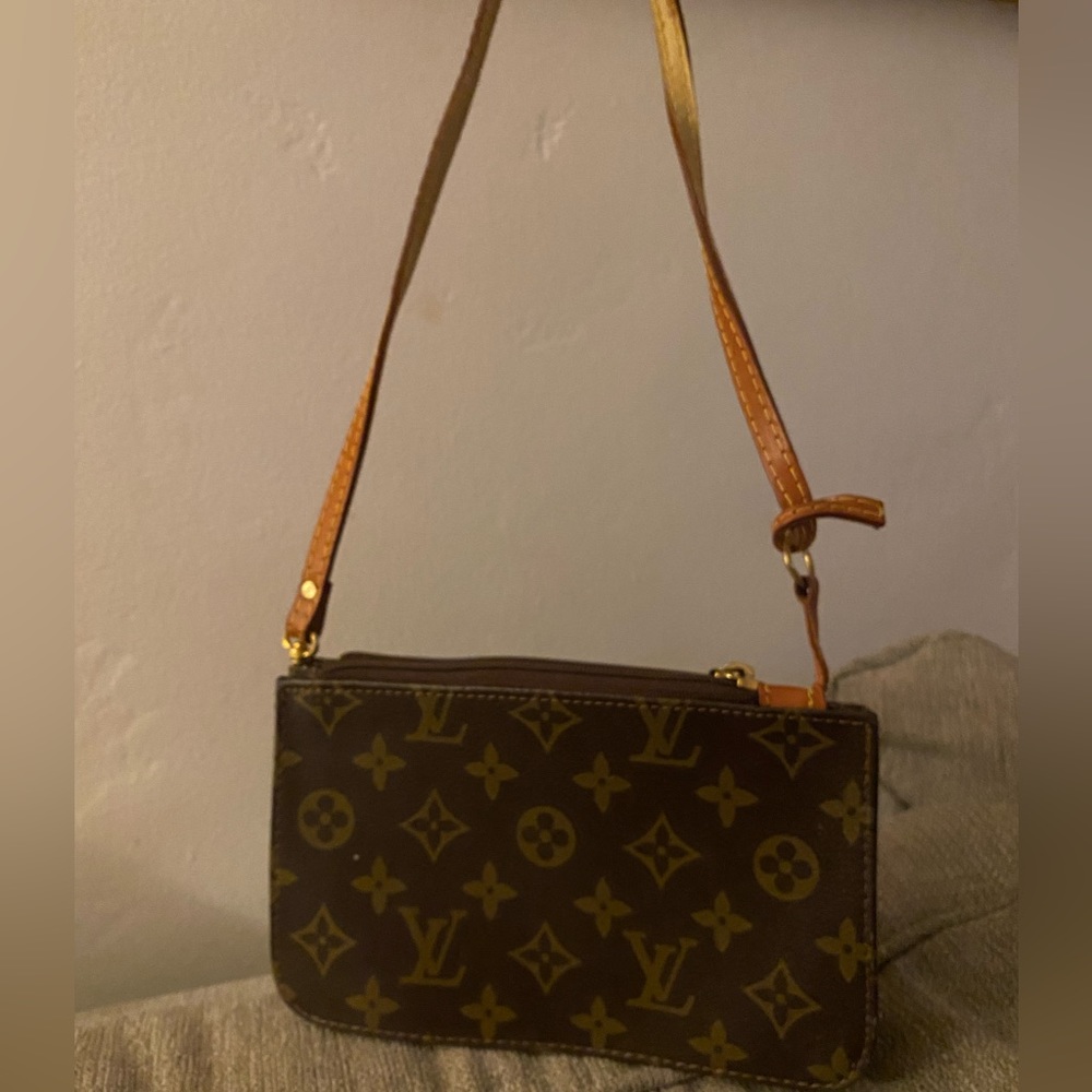 Shoulder bag